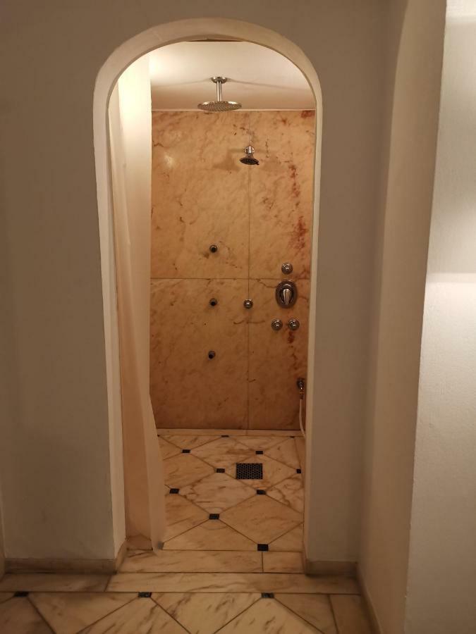 Wellness Appartement Düsseldorf Eksteriør bilde